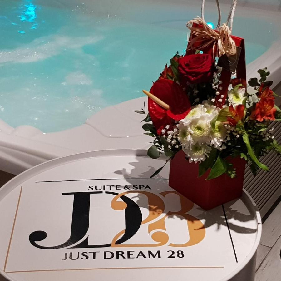 & Just Dream 28 * Six-Fours-les-Plages